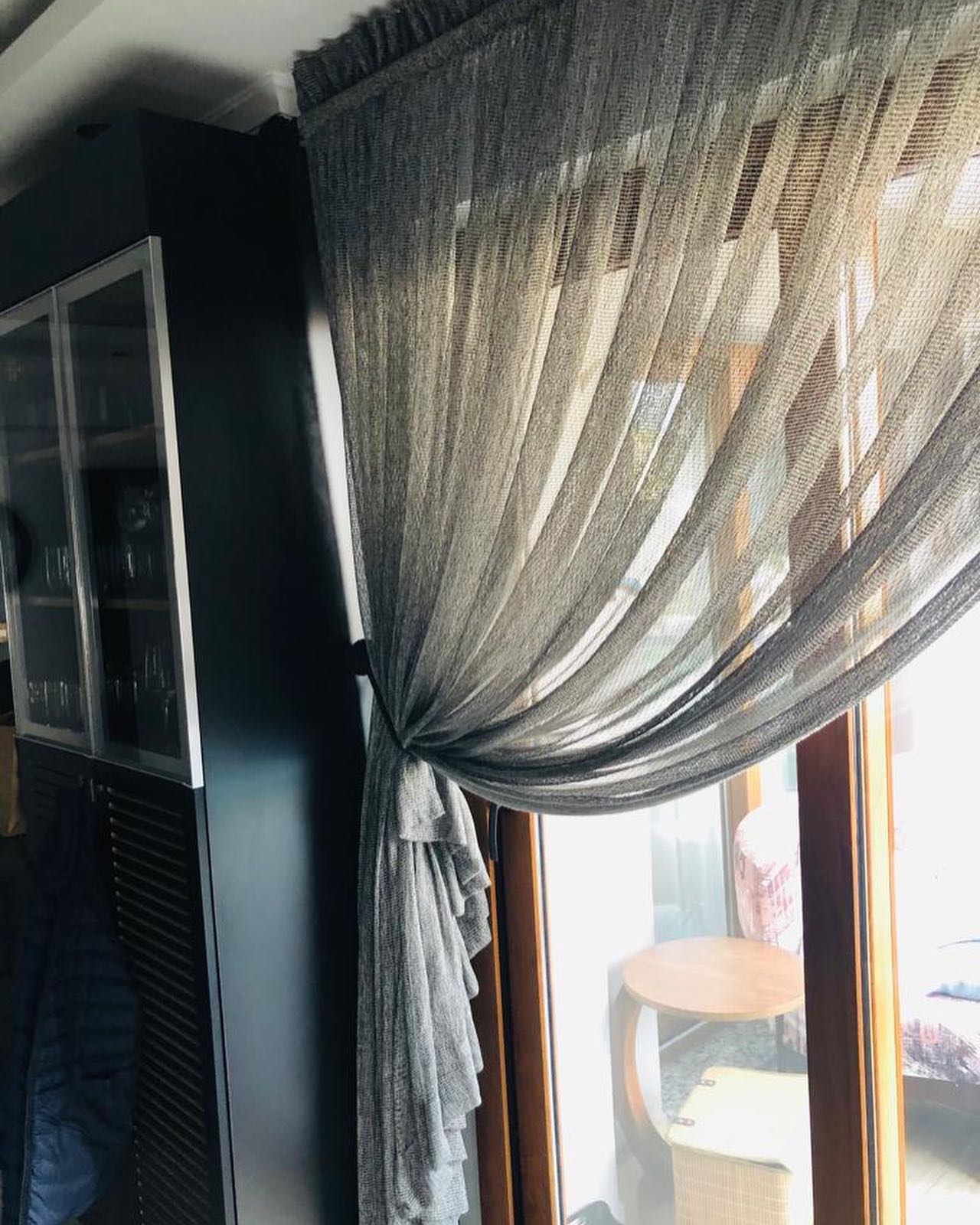 İtalyanHomeStore - Oturma Odası İçin Şık Tül ve Fon Perde Kombini